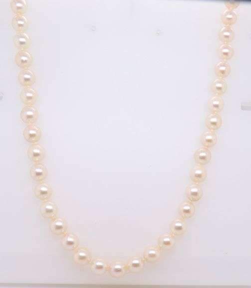 White Fresh Water Pearl Necklace