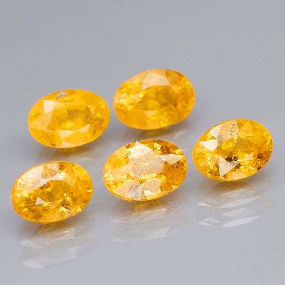 Glittering 3.43ct set of golden Ceylon Sapphires