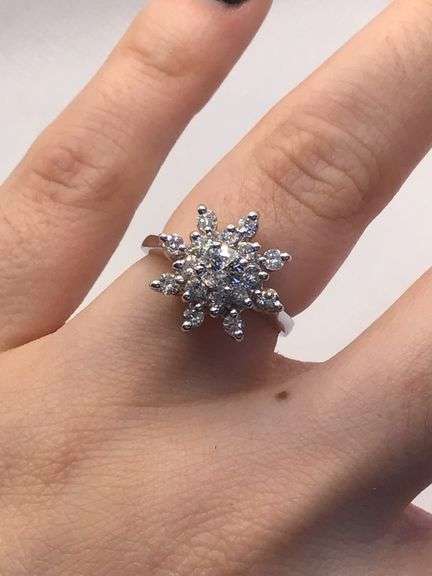 STUNNING AND STYLISH 14K WHITE GOLD FLOWER DIAMOND RING