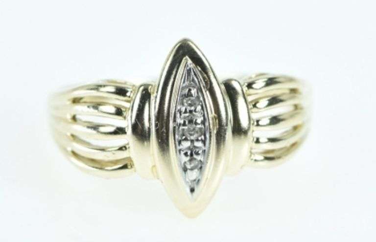 10K Yellow Gold Diamond Grooved Cluster Vintage Ring