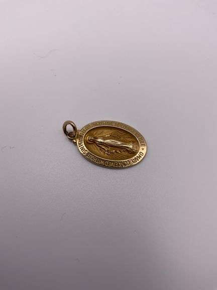 1.7g 14k YG Heart Pendant Virign Mary 1"