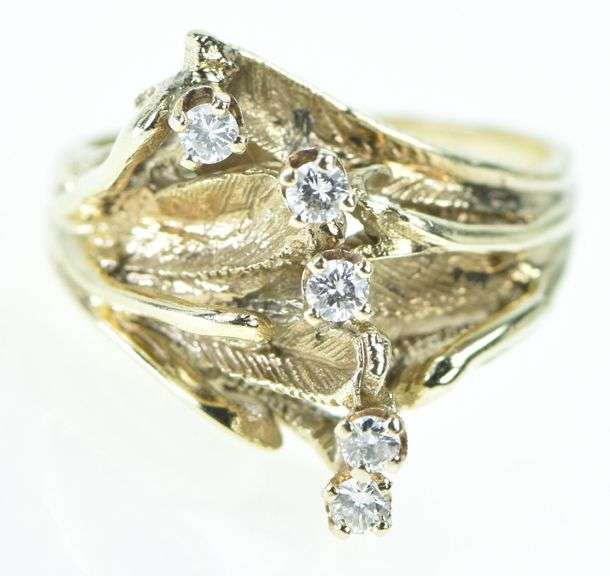 14K Yellow Gold Vintage Diamond Curvy Graduated Ring