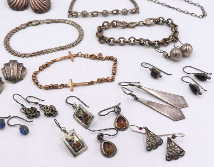 Group lot of Vintage 925 sterling silver miscellaneous jewellery