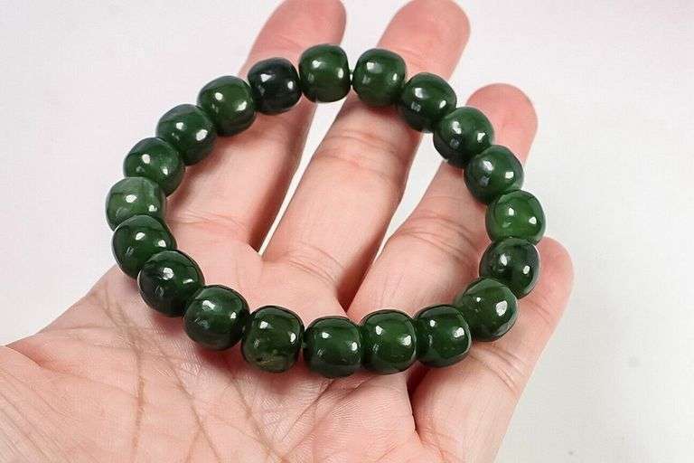 Stunning! 160ct natural Jade beaded bracelet
