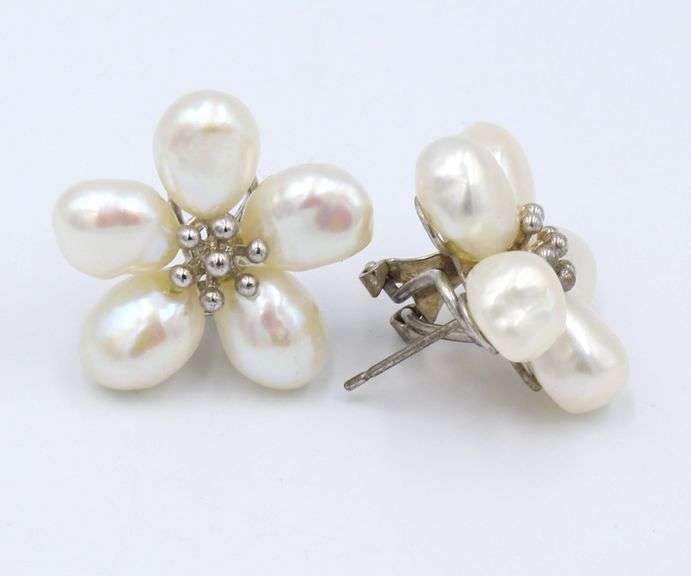 2 Pairs of 925 sterling silver pearl earrings