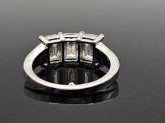 Sparkling 14 Kt White Gold Plate 3.05 Ct VVs1 F-G Simulated Diamond Ring