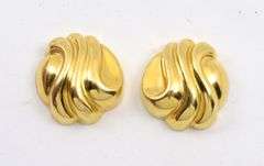 Feminine 18K YG Shell Like Button Earrings