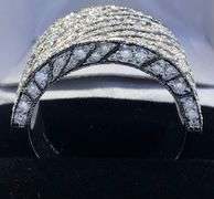 STUNNING AND STYLISH 18K WHITE GOLD DIAMOND COCKTAIL RING