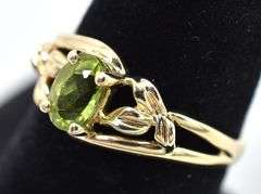 Cute 10K Yellow Gold Flower Peridot Gemstone Ring