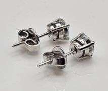 Sparkling 2.04 Ct VVs1 F-G Lab Simulated Diamond Earrings