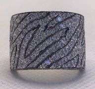STUNNING AND STYLISH 18K WHITE GOLD DIAMOND COCKTAIL RING