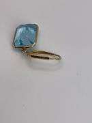 5.2g 14k YG Earrings Dangle Blue Gemstones