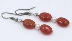Set of multi row pearl and red agate necklace with matching bracelet and dangle earrings