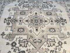 Neutral Classic Design 8 x10 Rug