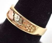 Timeless 10K Yellow Gold Leaf and Grape Band Ring