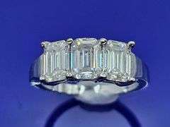 Sparkling 14 Kt White Gold Plate 3.05 Ct VVs1 F-G Simulated Diamond Ring