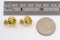 Feminine 18K YG Shell Like Button Earrings