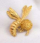 Beautifully Sculpted 14K YG Bee Brooch