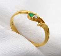 Cute Little 18K YG Emerald & Diamond Ring