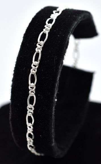 Figure 8 Chain Link Bracelet in Sterling Silver