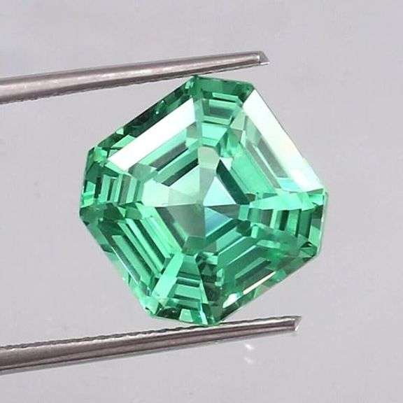 5+Ct Green Sapphire GIE Certified Gemstone