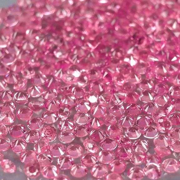 High grade 3.01ct pink Sapphire set