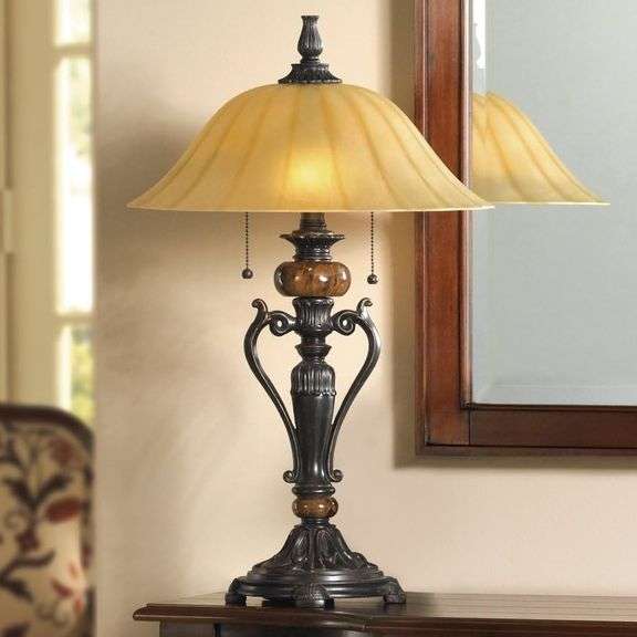 Vintage Amor Traditional Table Lamp