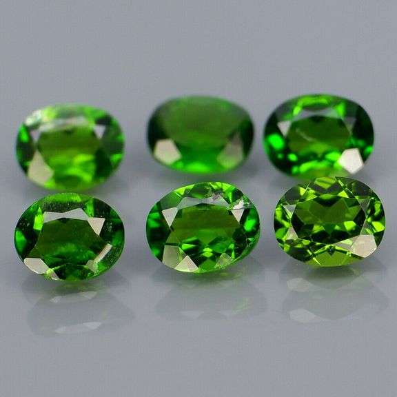 Top forest green 2.26ct Chrome Diopside set