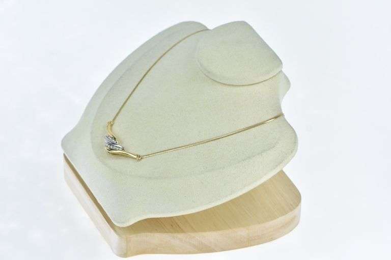 14K Yellow Gold 0.44 Ctw Diamond Wavy Herringbone Necklace