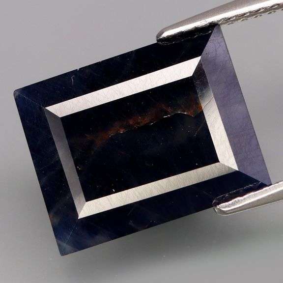 Elegant 8.98ct untreated midnight Sapphire