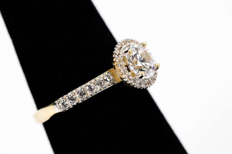 10k Yellow Gold Round Solitaire Halo Wedding Engagement Ring Size 7