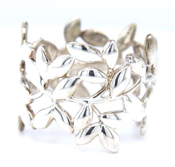 Tiffany & Co Olive ring in sterling silver