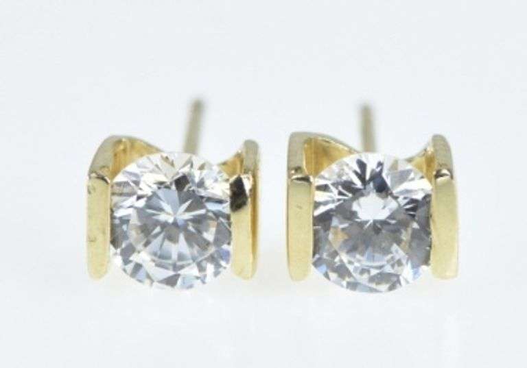 14K Yellow Gold Vintage CZ Solitaire Classic Stud Earrings