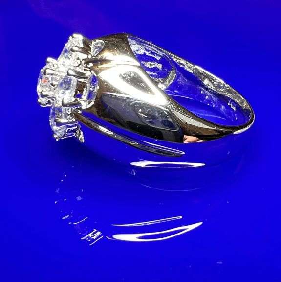 Men's Sparkling 9.5  Ctw Lab Simulated Diamond Ring