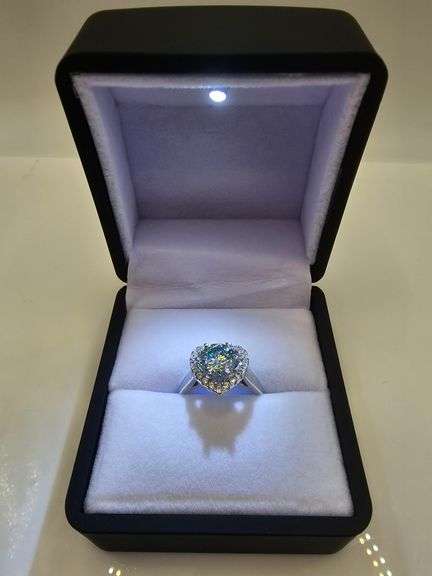 14 Kt White Gold Plate 2.75 Ct VVs1 Lab Simulated Diamond Heart Ring