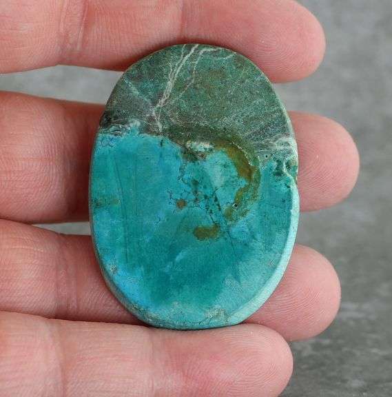Gorgeous 89.85ct two toned Turquoise cabochon