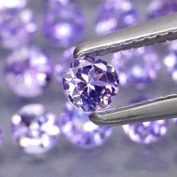 Stunning 3.06ct diamond cut Tanzanite set