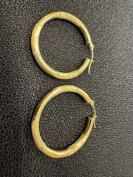 10k Yellow Gold 30mm Leverback Hoop Earrings w/ Diamond Cut Designs