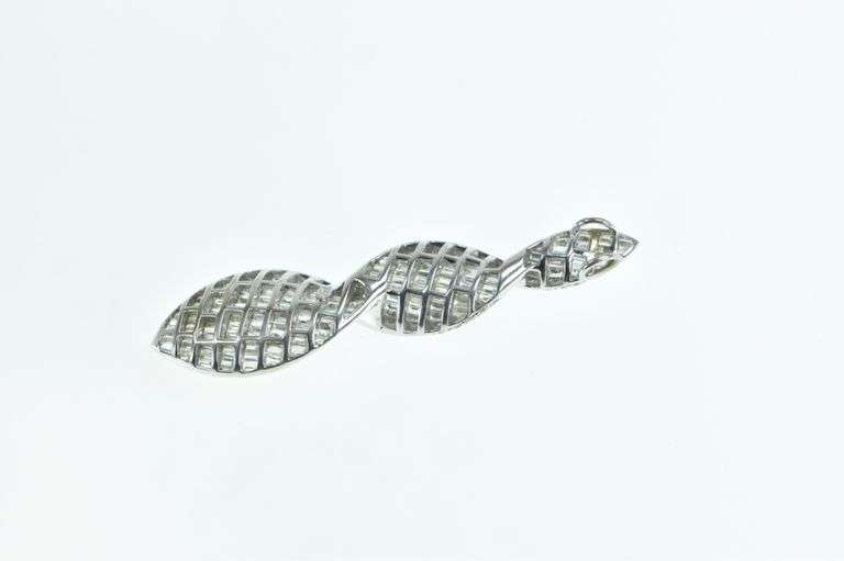 18K White Gold 4.00 Ctw Baguette Diamond Twist Pendant