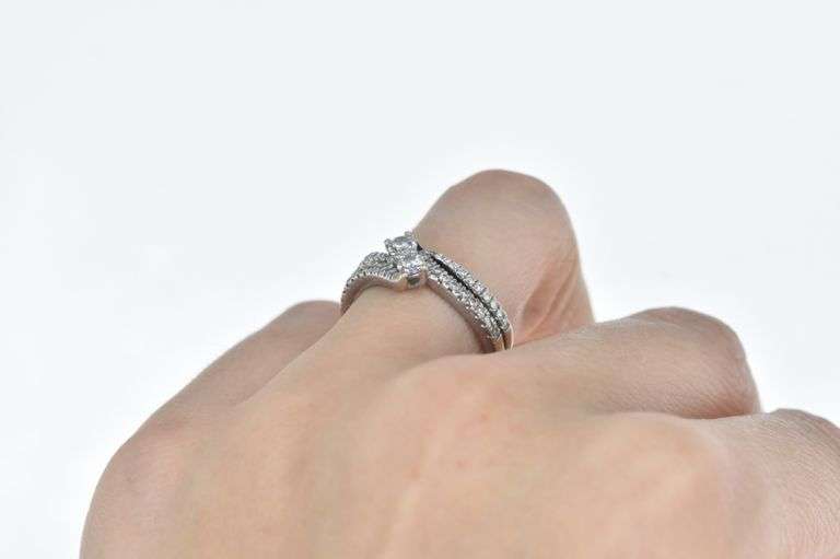 14K White Gold 0.75 Ctw Diamond Two Stone Engagement Ring
