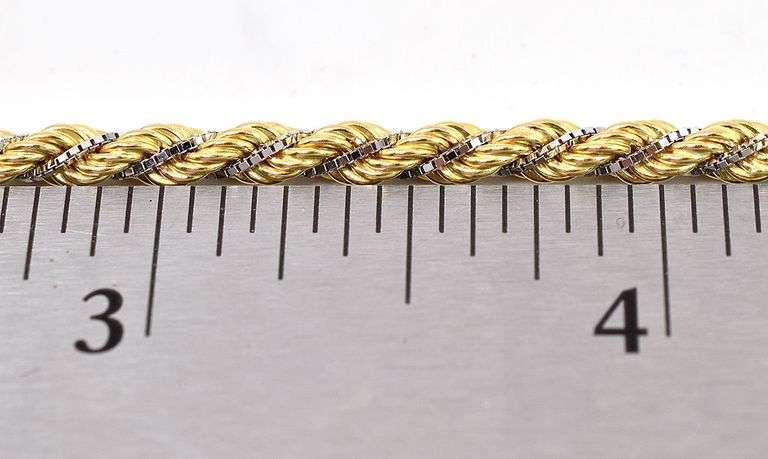 Charming 14K Yellow Gold Chain Link Bracelet