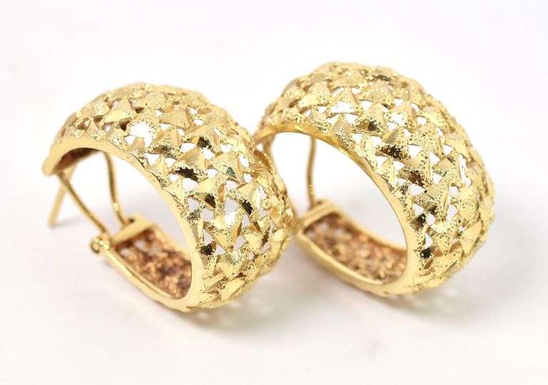 Aspiring 14K Yellow Gold Hoop Earrings