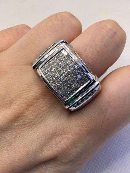IMPRESSIVE 14K WHITE GOLD MULTI DIAMOND MEN’S RING