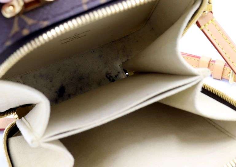 Louis Vuitton Vallisette Vertical monogram handbag