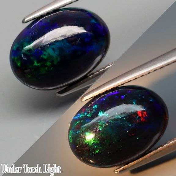 Glistening 2.91ct fiery flashing Welo Black Opal