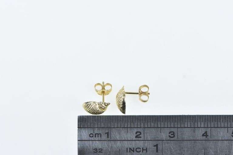 14K Yellow Gold Conch Sea Shell Ocean Beach Motif Stud Earrings