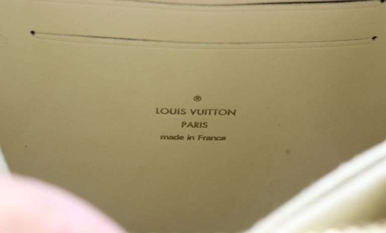 Louis Vuitton Vallisette Vertical monogram handbag