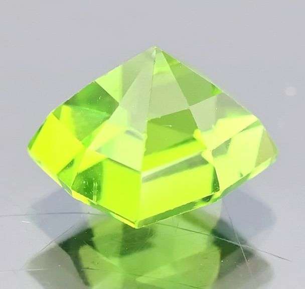 Glittering 2.84ct apple green untreated Peridot