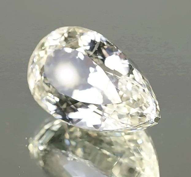 Outstanding 49.90ct high fire platinum blonde Kunzite