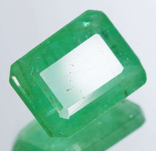 Nice green 2.33ct classic Colombian Emerald